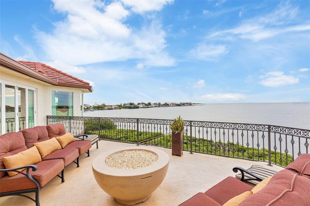 2115 ALEXIS COURT, Tarpon Springs, FL 34689