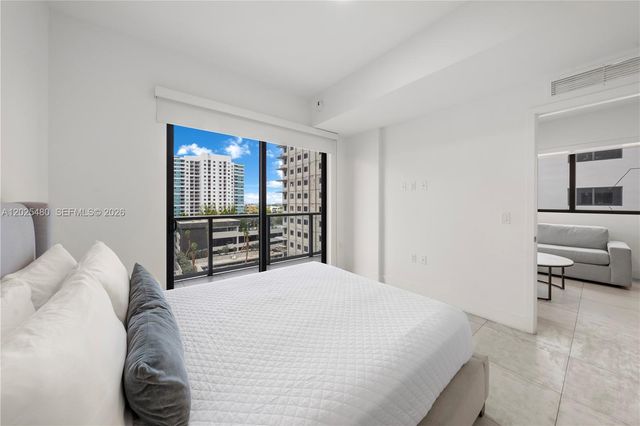 239 SW 9th St 1202, Miami, FL 33130