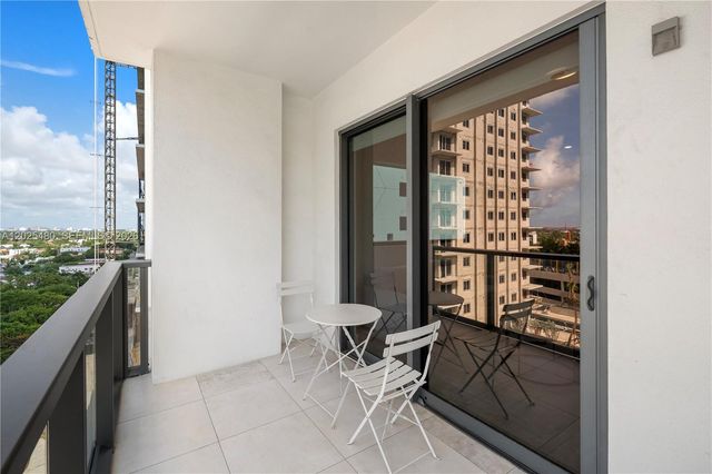 239 SW 9th St 1202, Miami, FL 33130