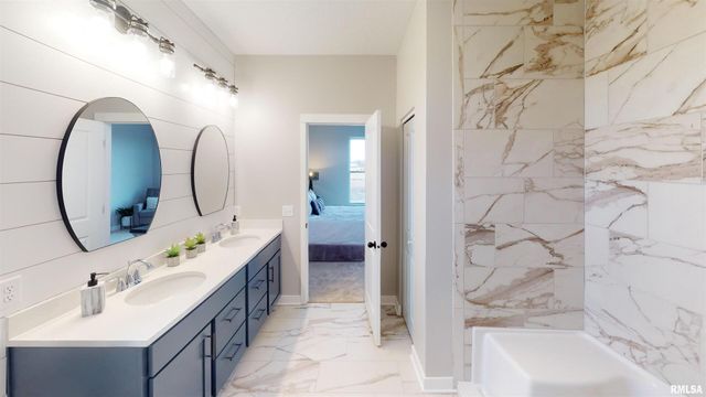 1719 S 5TH Street, Eldridge, IA 52748