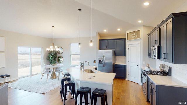 1719 S 5TH Street, Eldridge, IA 52748