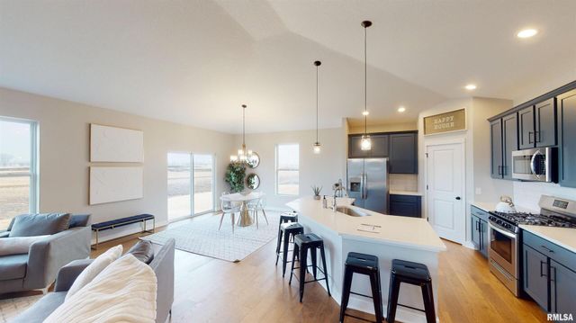 1719 S 5TH Street, Eldridge, IA 52748