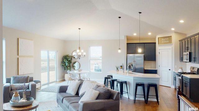 1719 S 5TH Street, Eldridge, IA 52748