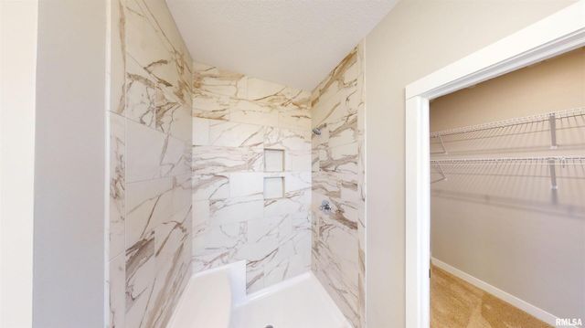 1719 S 5TH Street, Eldridge, IA 52748