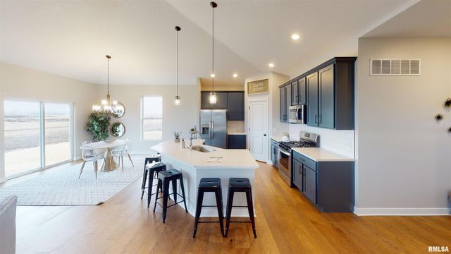 1719 S 5TH Street, Eldridge, IA 52748