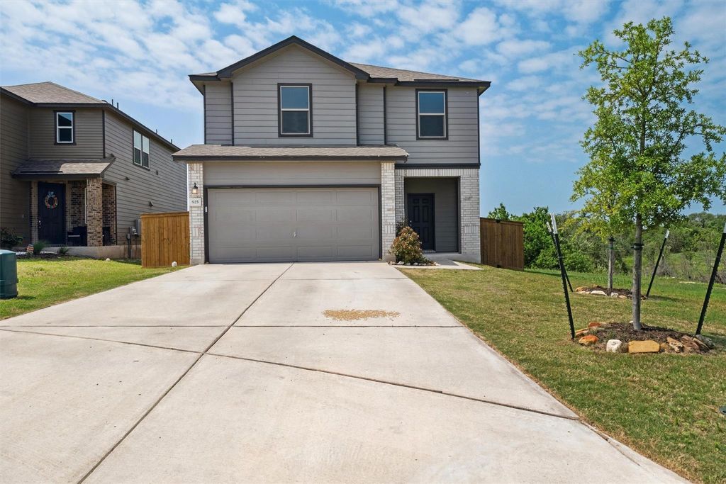 925 Yellow Ribbon CV, Jarrell, TX 76537