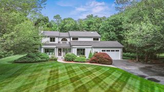 44 Raymond Drive, Seekonk, MA 02771