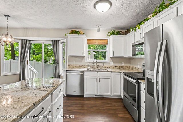 13813 G K Drive, Bath, MI 48808