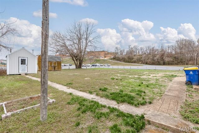 918 Elm Street, De Soto, MO 63020