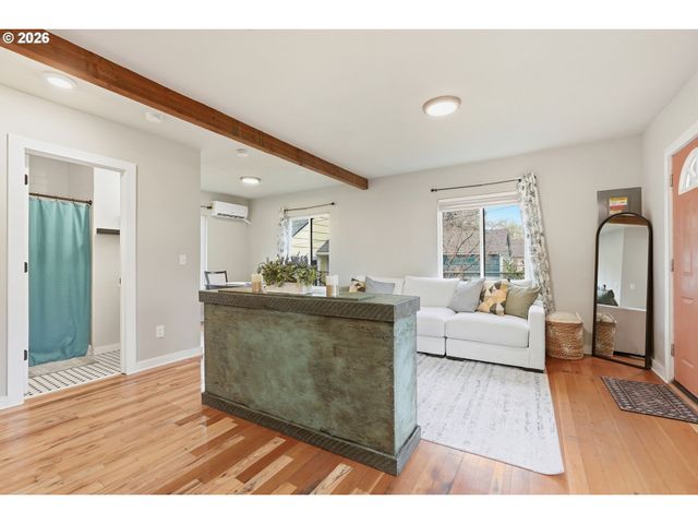 5219 Se KNAPP St, Portland, OR 97206