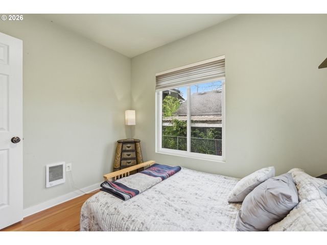 5219 Se KNAPP St, Portland, OR 97206