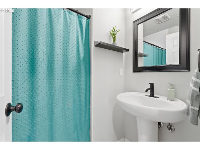 5219 Se KNAPP St, Portland, OR 97206