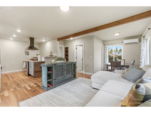 5219 Se KNAPP St, Portland, OR 97206