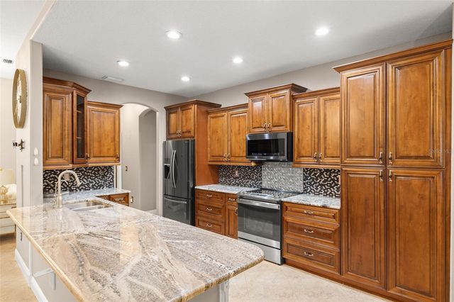 18952 MAISONS DRIVE, Lutz, FL 33558