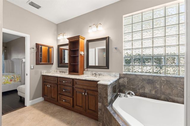 18952 MAISONS DRIVE, Lutz, FL 33558