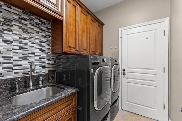 18952 MAISONS DRIVE, Lutz, FL 33558