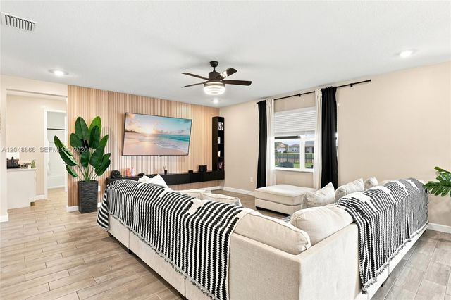 12303 SW Roma Cir, Port St. Lucie, FL 34987