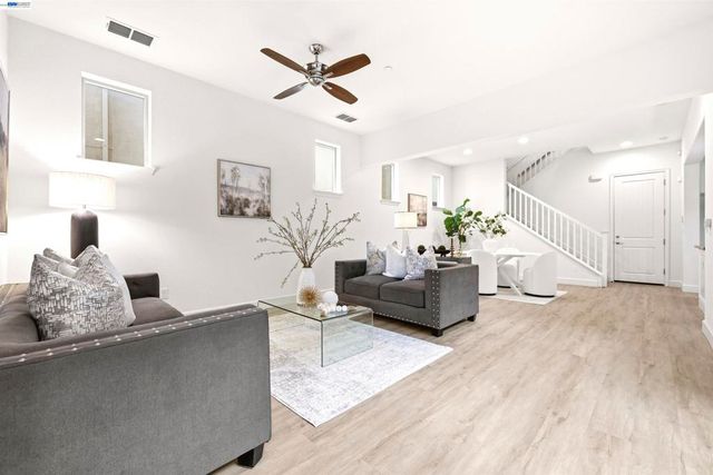 3159 Central Pkwy, Dublin, CA 94568
