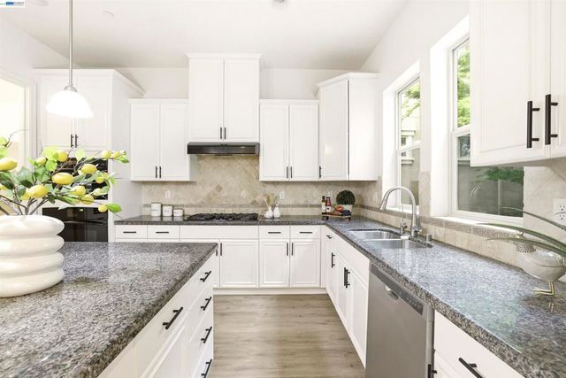 3159 Central Pkwy, Dublin, CA 94568