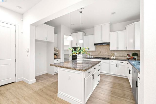 3159 Central Pkwy, Dublin, CA 94568