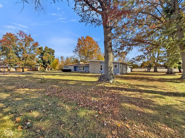 1208 Elizabeth Lane, Terre Haute, IN 47802