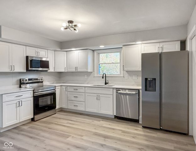 1208 Elizabeth Lane, Terre Haute, IN 47802