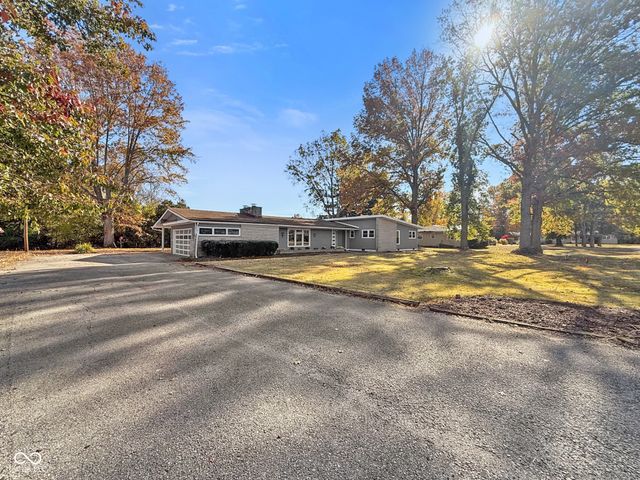 1208 Elizabeth Lane, Terre Haute, IN 47802