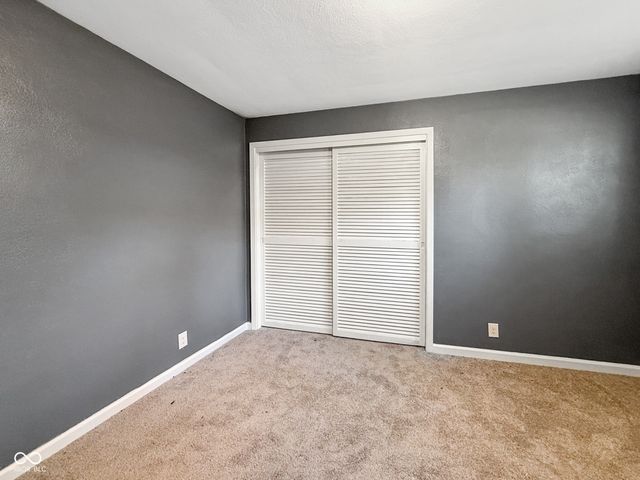 1208 Elizabeth Lane, Terre Haute, IN 47802