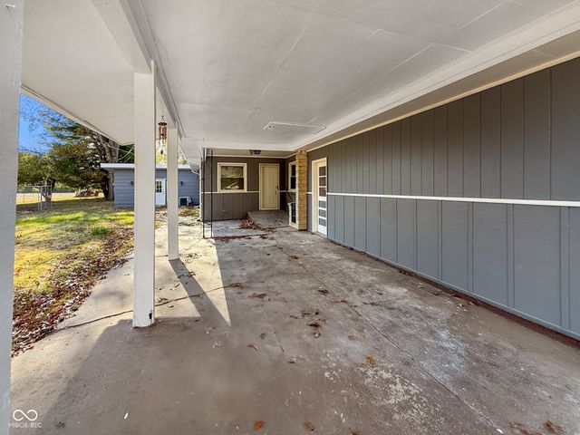 1208 Elizabeth Lane, Terre Haute, IN 47802