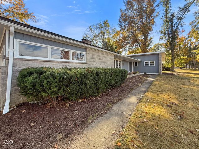 1208 Elizabeth Lane, Terre Haute, IN 47802