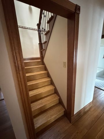 21 S Glenwood Street, Palatine, IL 60067