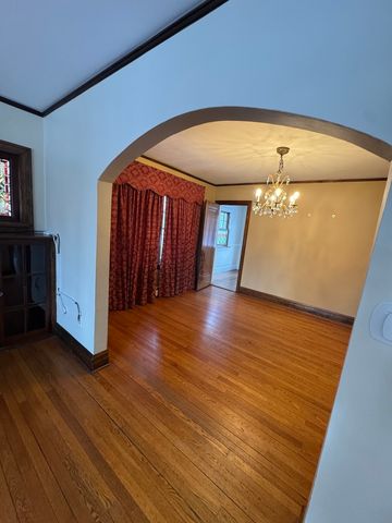 21 S Glenwood Street, Palatine, IL 60067