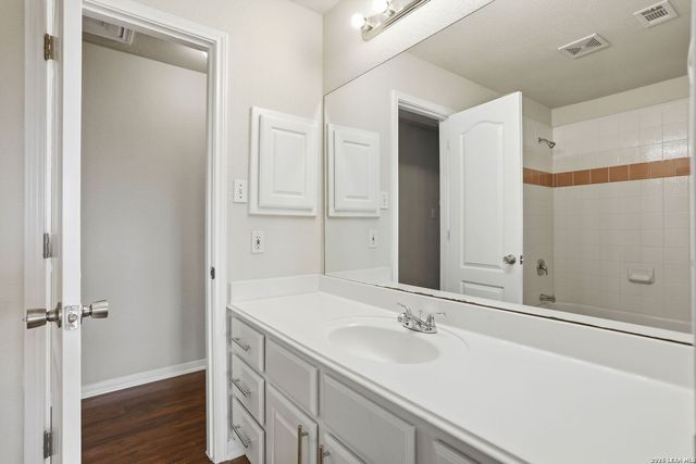 933 Great Tree, San Antonio, TX 78260