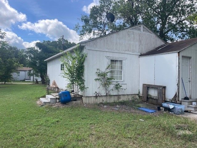 527 E Yeagua Street, Groesbeck, TX 76642