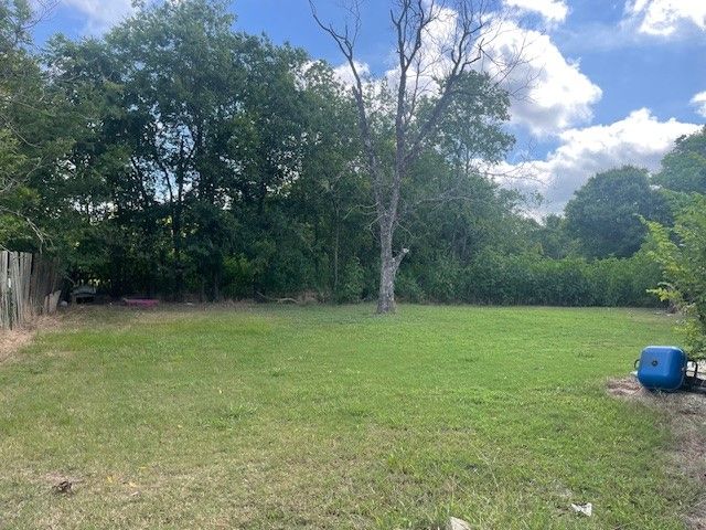 527 E Yeagua Street, Groesbeck, TX 76642