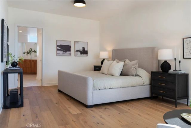 1025 White Knoll, Los Angeles, CA 90012