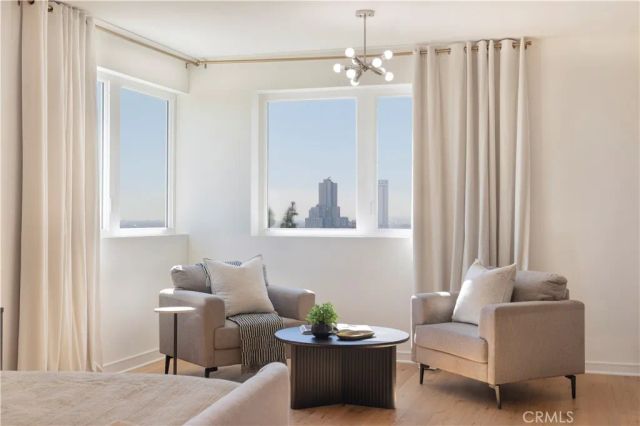 1025 White Knoll, Los Angeles, CA 90012