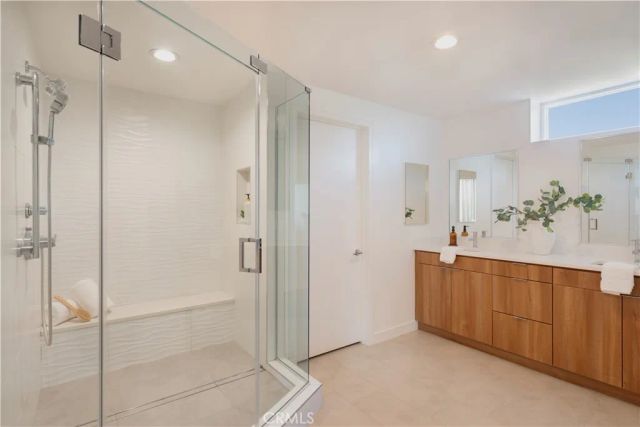 1025 White Knoll, Los Angeles, CA 90012