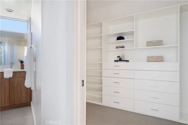 1025 White Knoll, Los Angeles, CA 90012