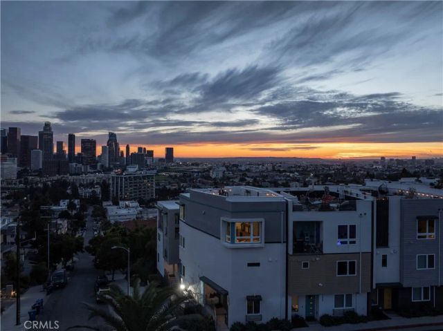 1025 White Knoll, Los Angeles, CA 90012