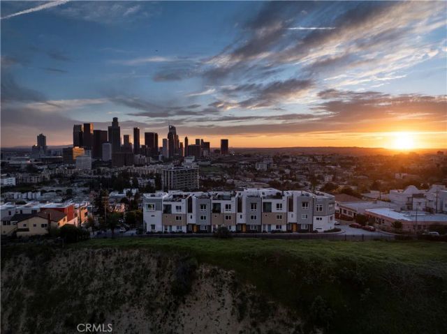 1025 White Knoll, Los Angeles, CA 90012