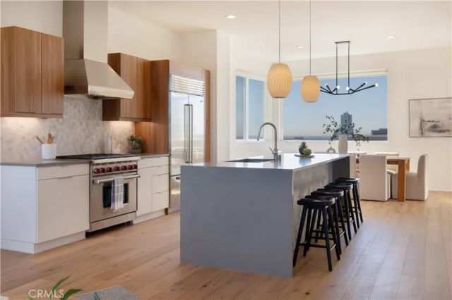 1025 White Knoll, Los Angeles, CA 90012