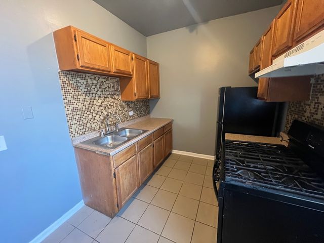 6908 S Michigan Avenue 2S, Chicago, IL 60637