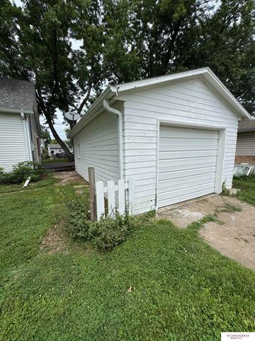 1406 N Main Street, Fremont, NE 68025