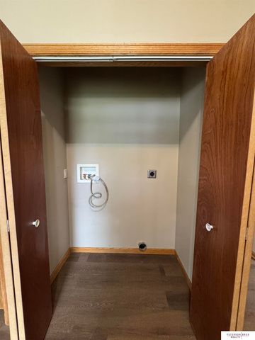 1406 N Main Street, Fremont, NE 68025