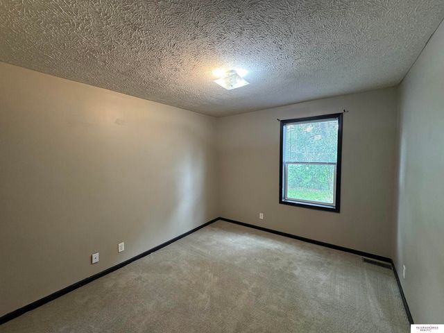 1406 N Main Street, Fremont, NE 68025
