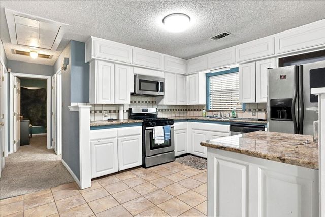 2640 Pioneer Street, Fort Worth, TX 76119