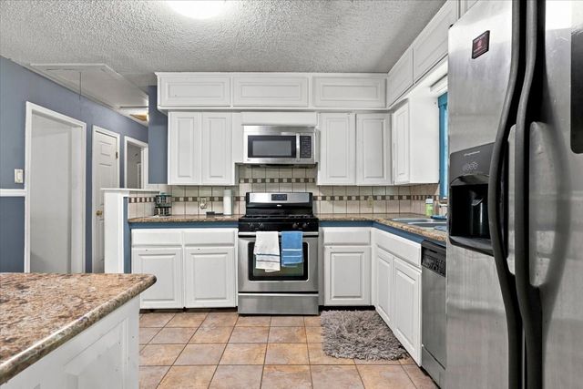 2640 Pioneer Street, Fort Worth, TX 76119