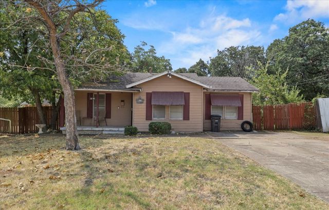 2640 Pioneer Street, Fort Worth, TX 76119