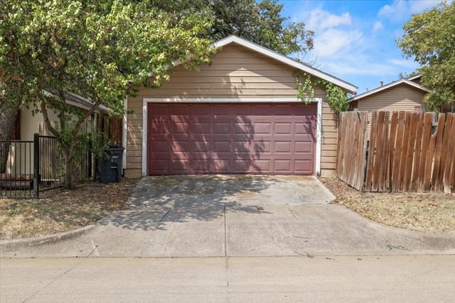 2640 Pioneer Street, Fort Worth, TX 76119